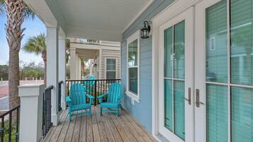 House, Multiple Beds, Patio, Garden View (Beach Bike Escape) | Balcony view