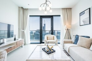 TV - Delightful 2BR Apartment in VIDA Residences Dubai Marina by Deluxe Holiday Homes (Dubai)