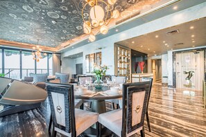 Dining - Luxurious 3BR with Assistant Room at MBL Residence in Jumeirah Lake Tower by Deluxe Holiday Homes (Dubai)