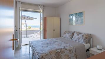 2 chambres, fer et planche Ă repasser, Wi-Fi gratuit, draps fournis