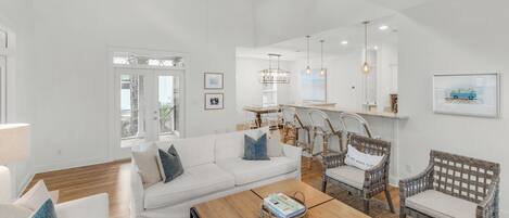 Maison, plusieurs lits, patio, vue jardin (Grateful By the Sea) | Coin séjour