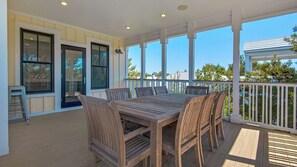 Outdoor dining - Minutes to the Beach - Gated Community With 2 Pools (Santa Rosa Beach)