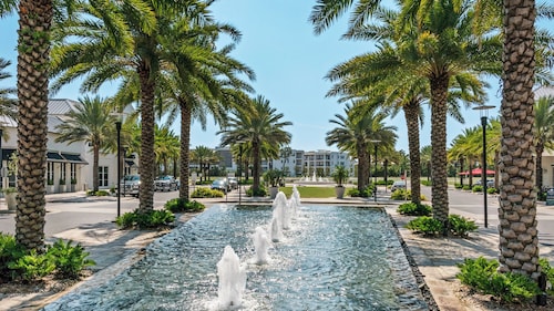 Great Family Home in Seacrest; Resort Pool + Beach Shuttle