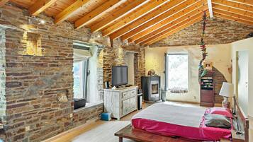 3 camere, una scrivania, ferro/asse da stiro, Wi-Fi gratuito