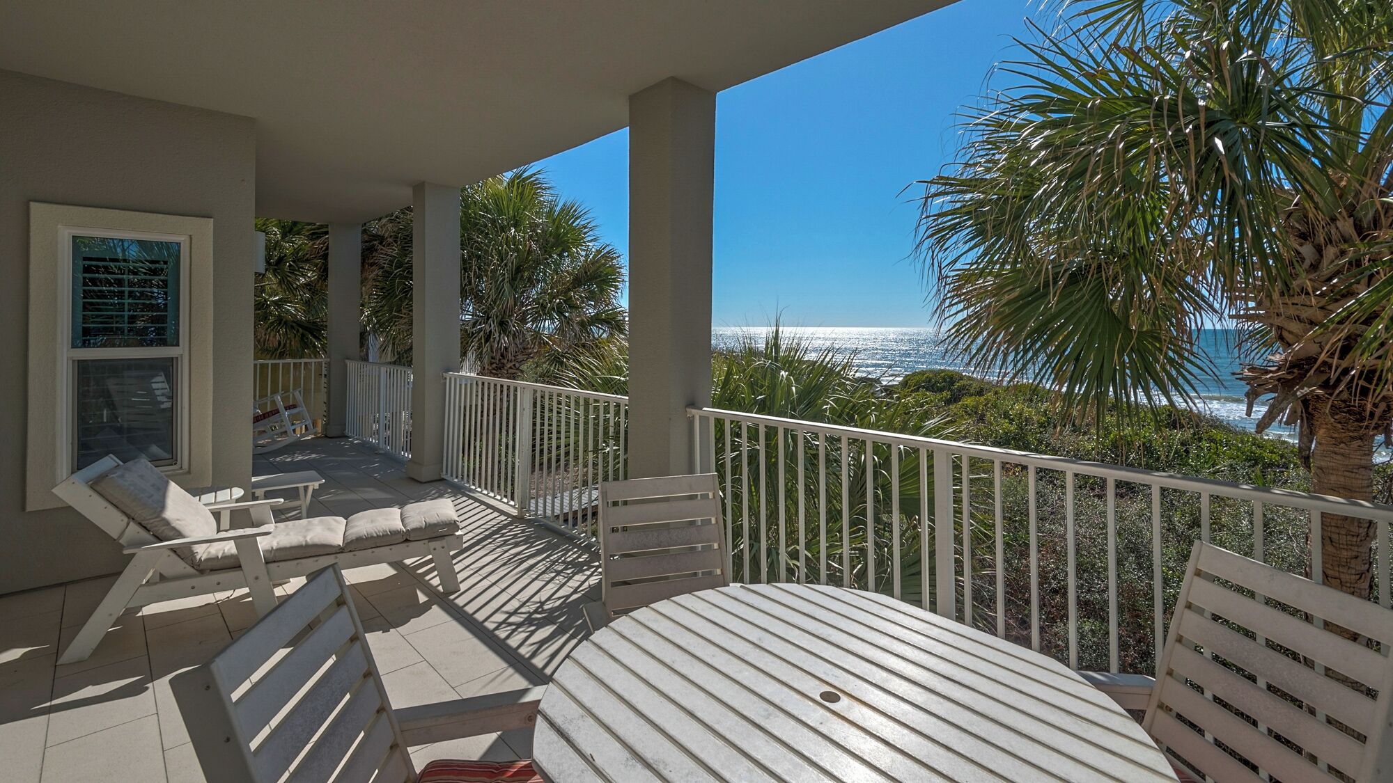 Appartamento, letti multipli, balcone, vista oceano (Seagrove By The Sea IIC) | Ristorazione all'aperto