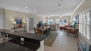 Appartamento, letti multipli, balcone, vista oceano (Seagrove By The Sea IIC) | Cucina privata