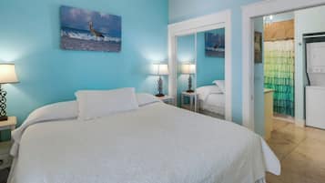 Condo, 1 cama King, sacada, vista para o oceano (Leeward I Unit 8) | 1 quarto, individualmente decorados, individualmente mobiliados