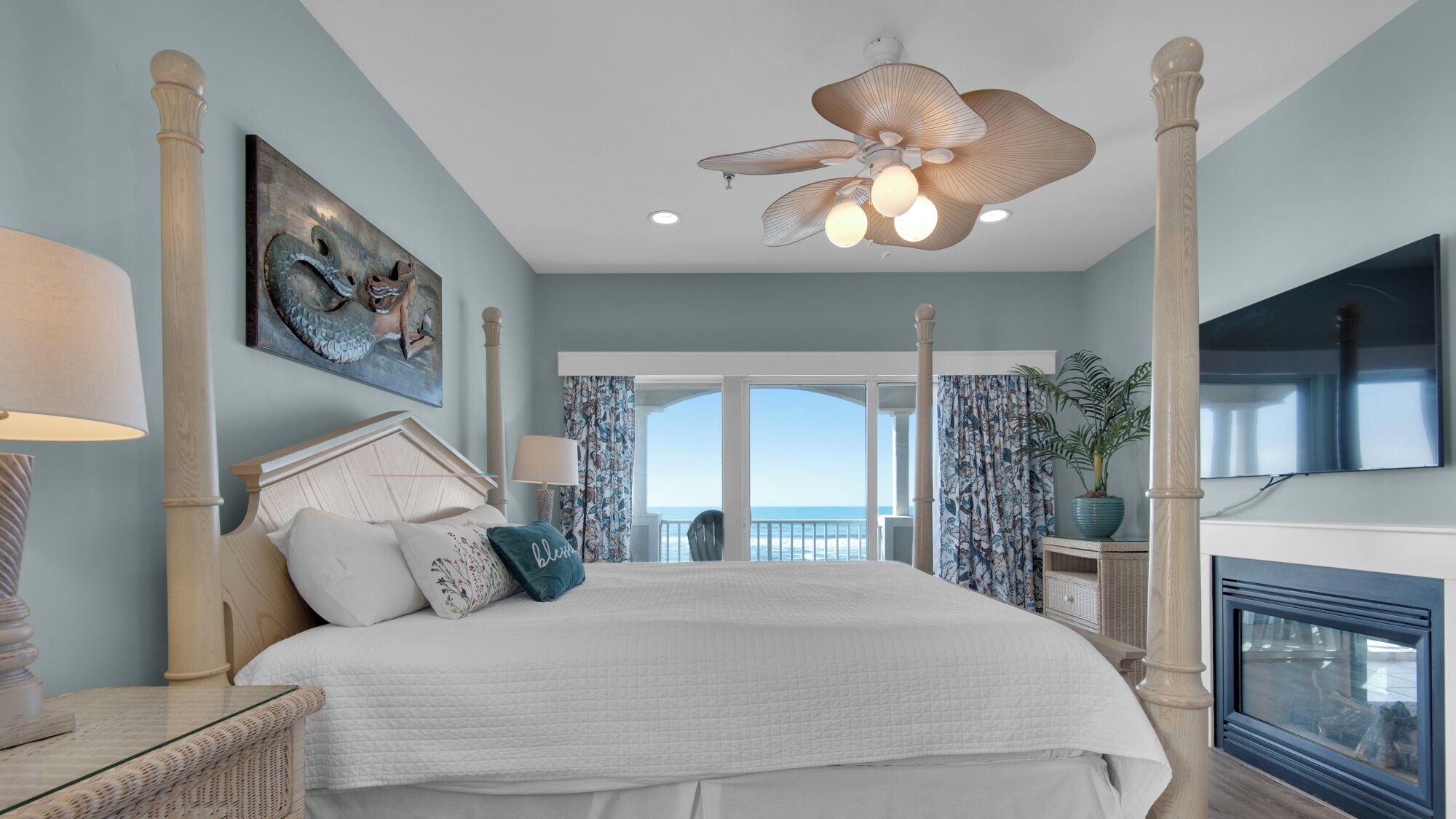 Condo, várias camas, sacada, vista para o oceano (Seaview I Unit 200) | 4 quartos, individualmente decorados, individualmente mobiliados