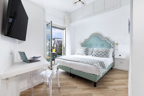 9 soverom, safe på rommet, strykejern/-brett og wi-fi (inkludert)