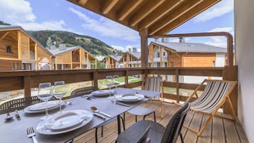 4 PIECES 2 CABINES 10-12 PERSONNES STANDARD | Terassi/patio