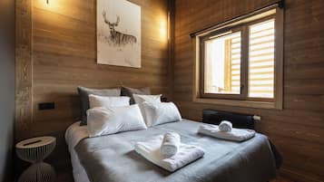 Exclusive Apartment, 5 Bedrooms | 3 bedrooms, free WiFi, bed sheets