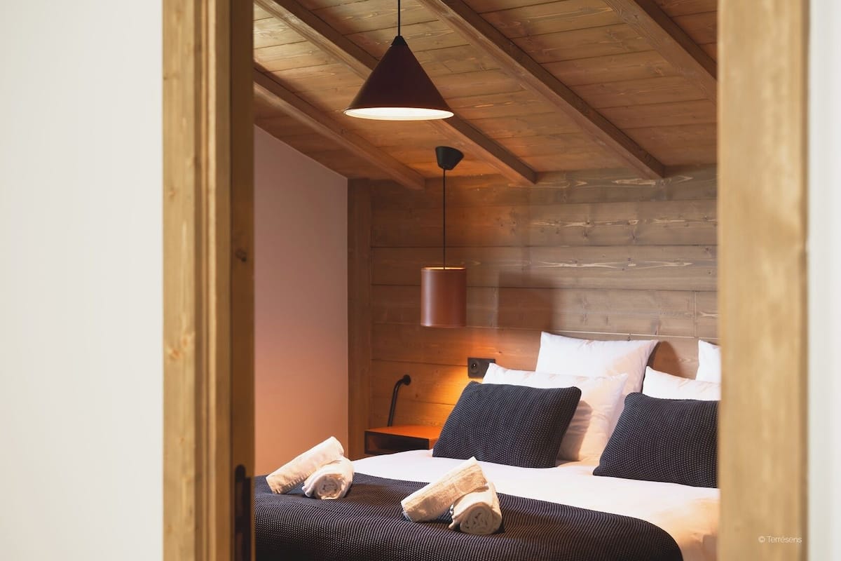 4 PIECES 2 CABINES 10-12 PERSONNES STANDARD | 3 habitaciones, wifi gratis y ropa de cama