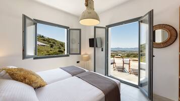 5 bedrooms, iron/ironing board, free WiFi, bed sheets