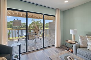 TV - 1BD Bayside Condo at Sandestin, Golf Cart & Pool (Miramar Beach)