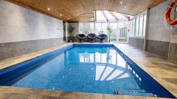 Innenpool, beheizter Pool