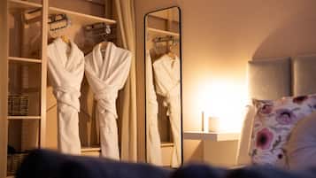 9 Schlafzimmer, Schreibtisch, Bügeleisen/Bügelbrett, kostenloses WLAN