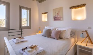 4 bedrooms, Egyptian cotton sheets, premium bedding, Select Comfort beds - Lagoon Villa Mykonos (Mykonos)