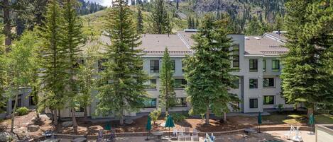 حمّام سباحة مُدفَّأ