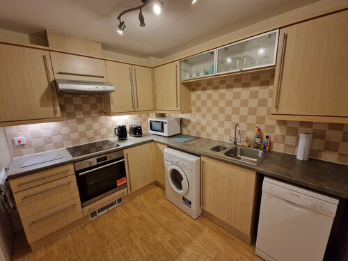 Dellside Apartments - Charming Two Bedroom Apartment in Central Location!