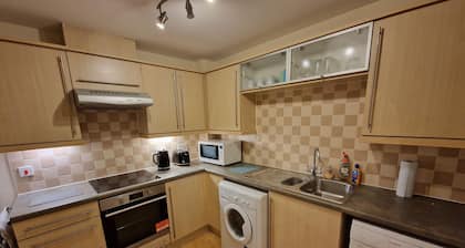 Dellside Apartments - Charming Two Bedroom Apartment in Central Location!