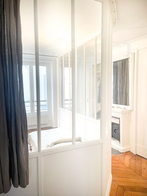 2 bedrooms, iron/ironing board, free WiFi, bed sheets - Joli Appartement au Coeur des Batignolles, Idéal Pour Sillonner Paris en Famille (Paris)