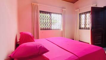 3 chambres, fer et planche Ă repasser, Wi-Fi, draps fournis