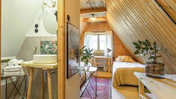 Double Room, Ensuite | Peralatan tempat tidur hipoalergenik, gebar bulu kapas