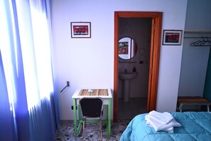 1 bedroom, desk, WiFi, bed sheets