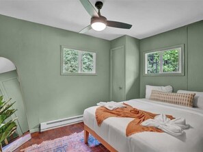 Cuna de viaje, wifi, ropa de cama