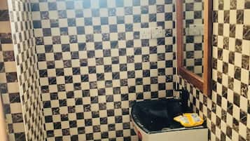 Doccia, asciugacapelli, asciugamani, sapone