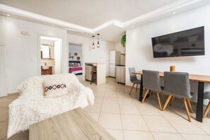 Deluxe Apartment | Living area