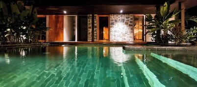 Villa de Luxe de 5 Chambres Avec Piscine Privée