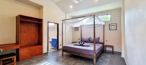 5 bedrooms, free WiFi, bed sheets