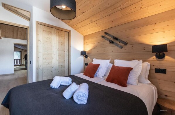 3 bedrooms, WiFi, bed sheets