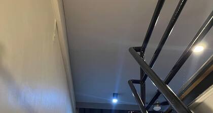 FREE Parking, Rental Car, 15 min to Airport, Renovated in Gated Community