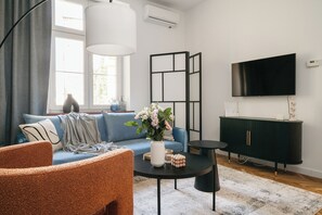 Deluxe appartement, uitzicht op stad | 3 slaapkamers, individueel gedecoreerd, individueel gemeubileerd