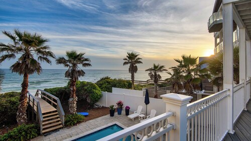 Gulf-front, Private Pool ~ Stunning Gulf Views From All Levels + Beach Setup