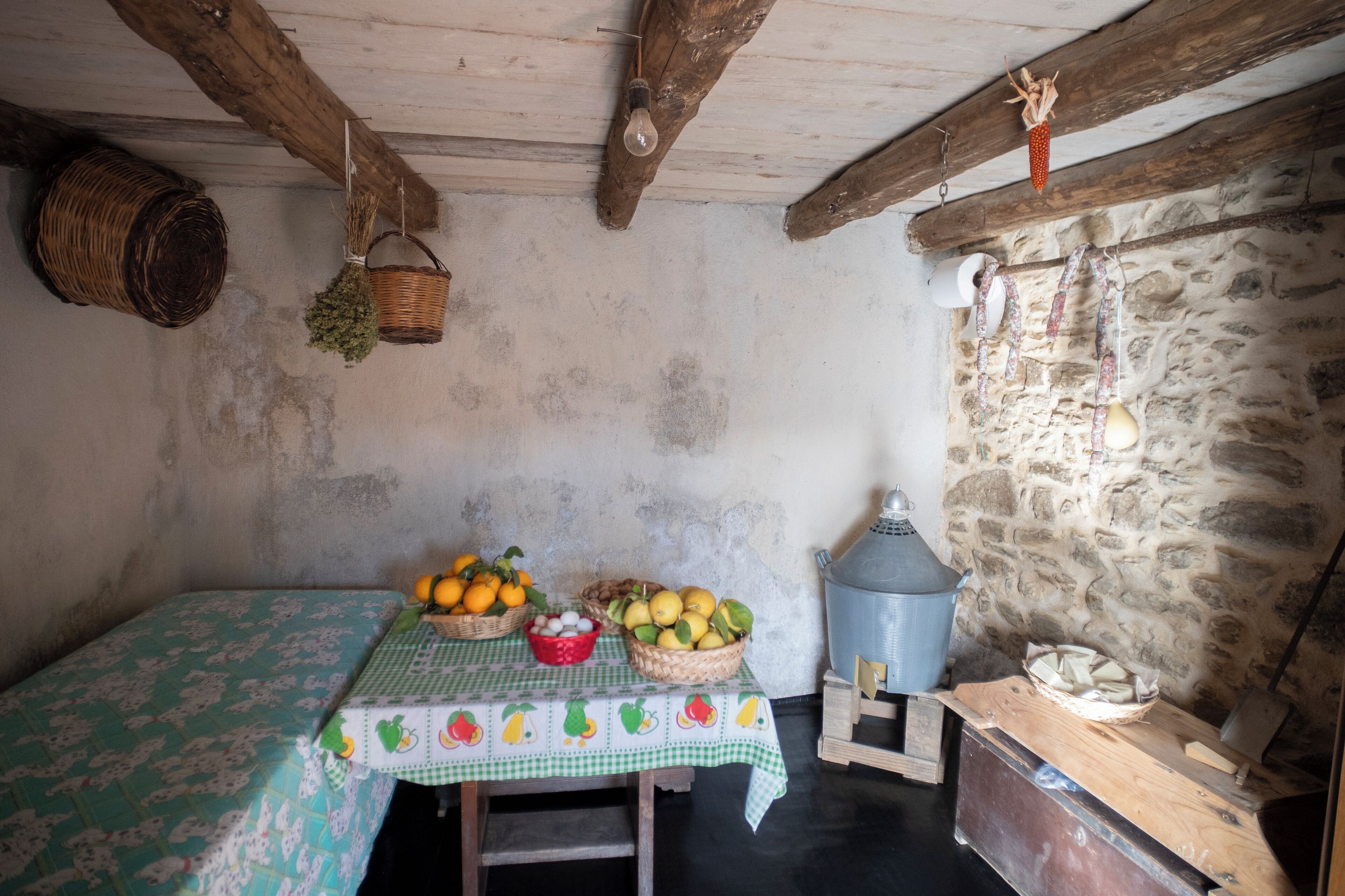 2 chambres, bureau, chambres insonorisées, fer et planche à repasser