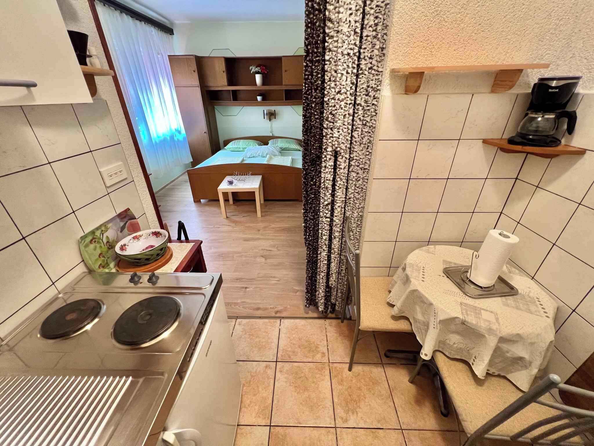 Kjøleskap og kokeplater