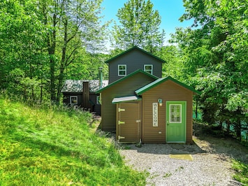 Welcome to The Cabin at Maple Pond