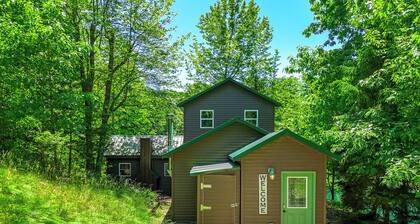 Lakeside Cabin | Fish Swim Kayak