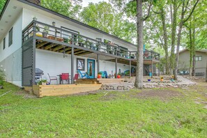 Exterior - Scenic Studio on Lake Desoto w/ Patio! (Hot Springs)