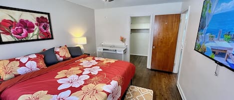 2 makuuhuonetta, työpöytä, silitysrauta/-lauta, ilmainen Wi-Fi