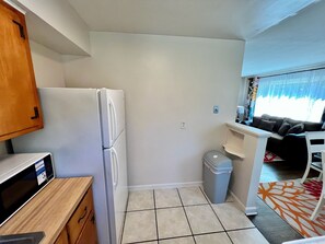 Interior - Cincy Furnished Stays Sunrise Blossom 2 Bedroom Apartment 13 Minutes to Downtown (Cincinnati)