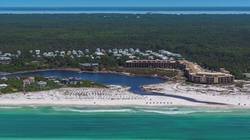 3br/2.5ba, Sleeps 8, Private Beach Access!