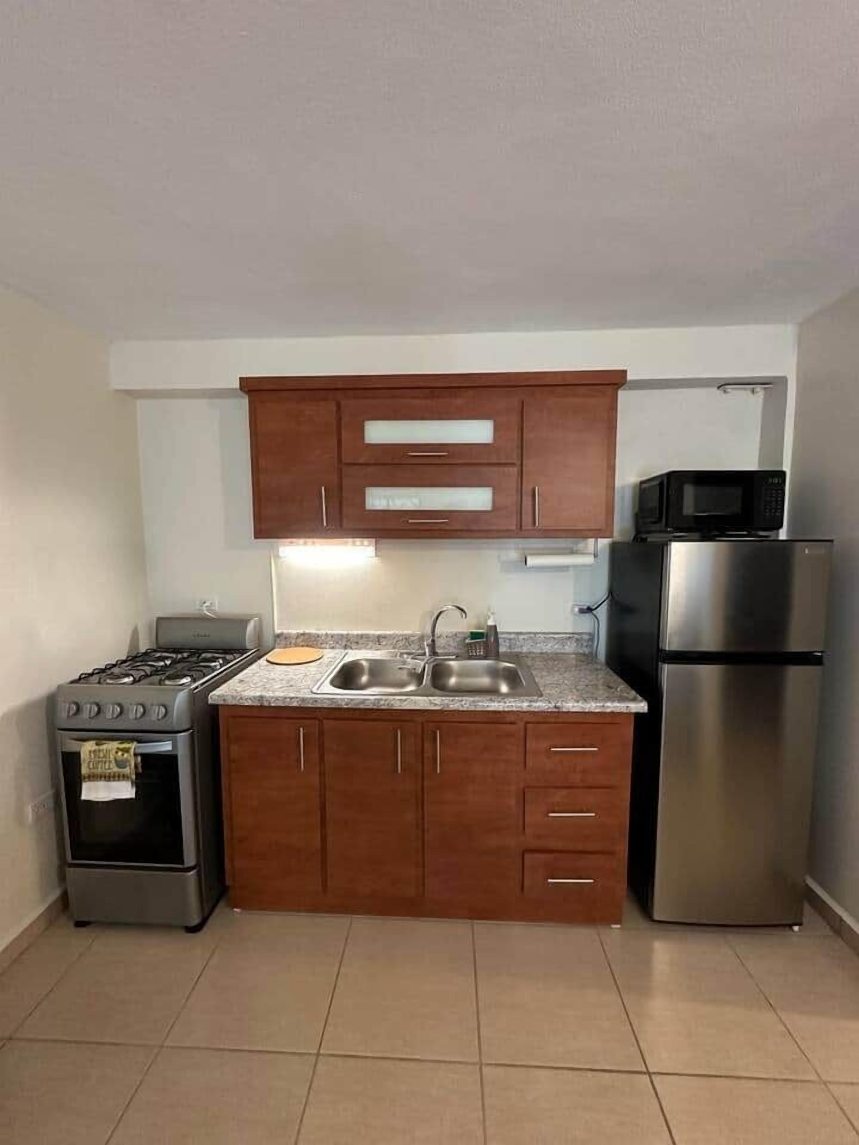 Fridge, microwave, oven, stovetop