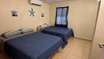 1 dormitorio, tabla de planchar con plancha, wifi gratis y ropa de cama