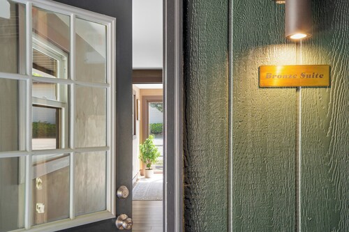 A 1-bedroom suite in beautiful Greenwood Lake