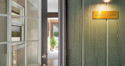 A 1-bedroom suite in beautiful Greenwood Lake