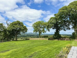 Property grounds - Llwyncelyn Farmhouse (Clynderwen)